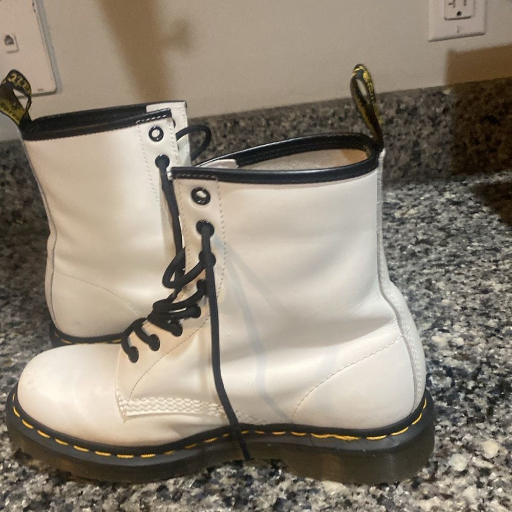 Dr. Marten’s Women’s Zavala Leather Combat Boots White 8 - Picture 4 of 5